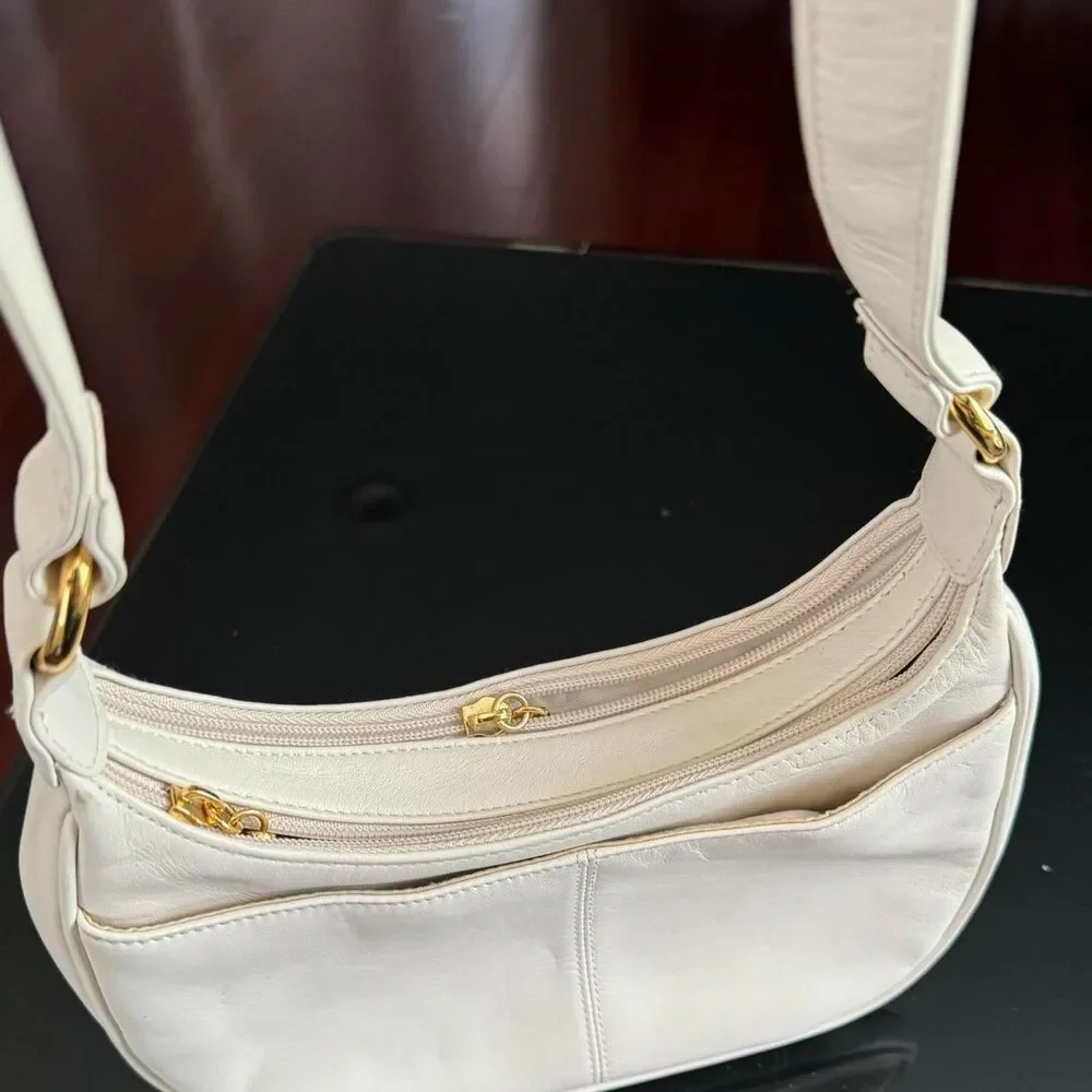 Etienne Aigner Cream Leather Crescent Shoulder Bag Vintage Y2K Minimalist Purse